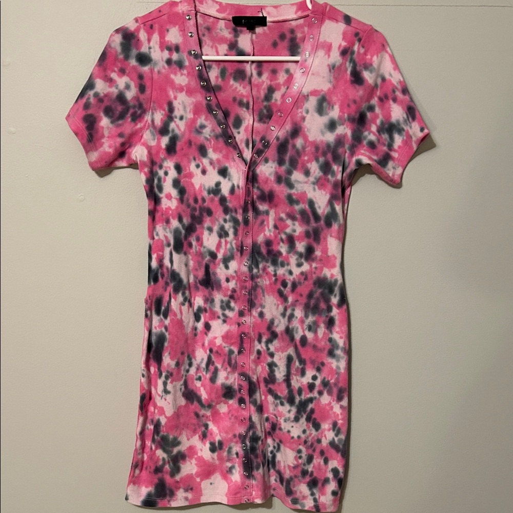 Revolve.  Pink and grey  Tie-Dye Short Sleeve dress. NWOT. Small.